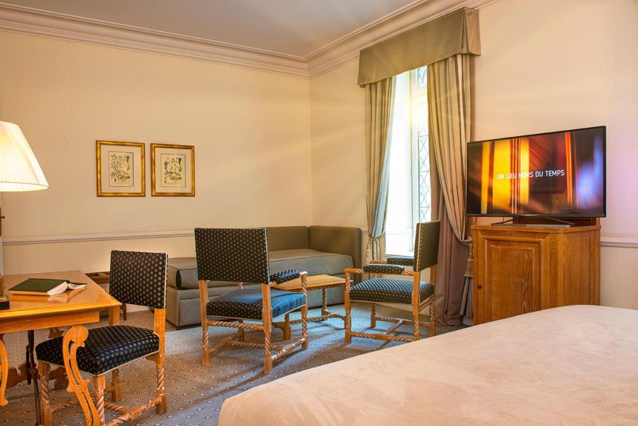 Hotel de la Cité&Spa MGallery Carcassonne Esterno foto A room at the hotel