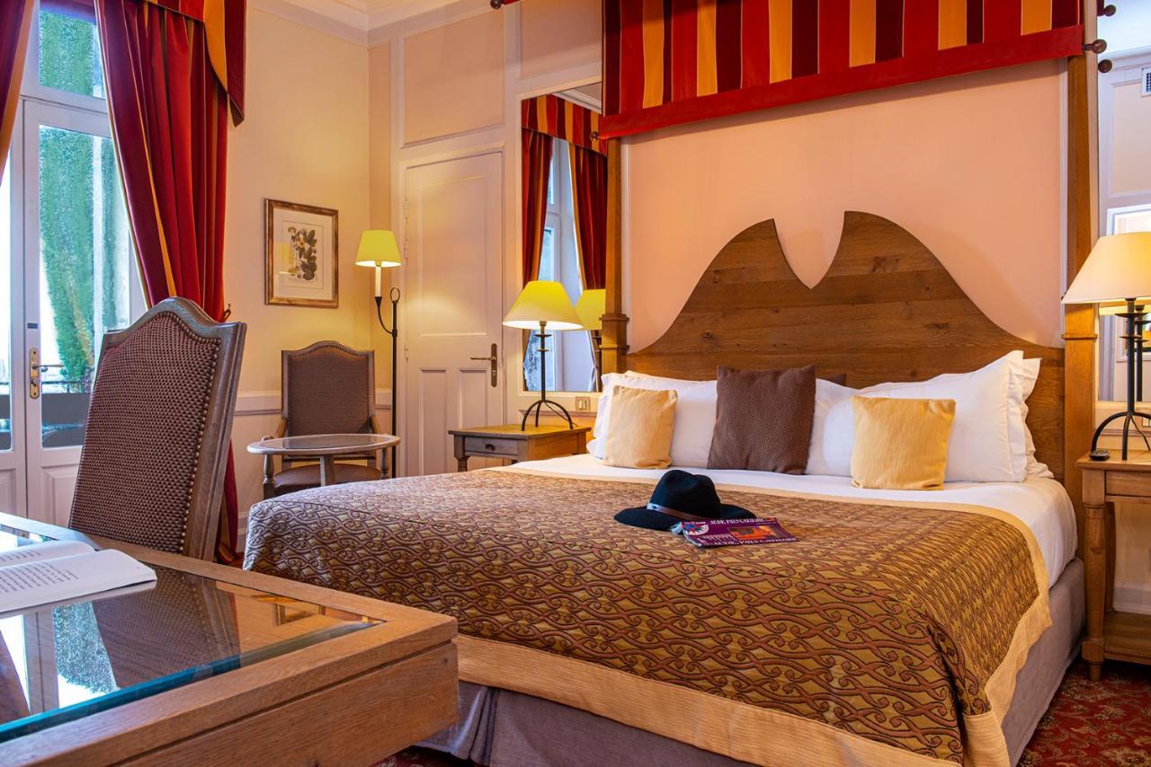 Hotel de la Cité&Spa MGallery Carcassonne Esterno foto A room at the hotel