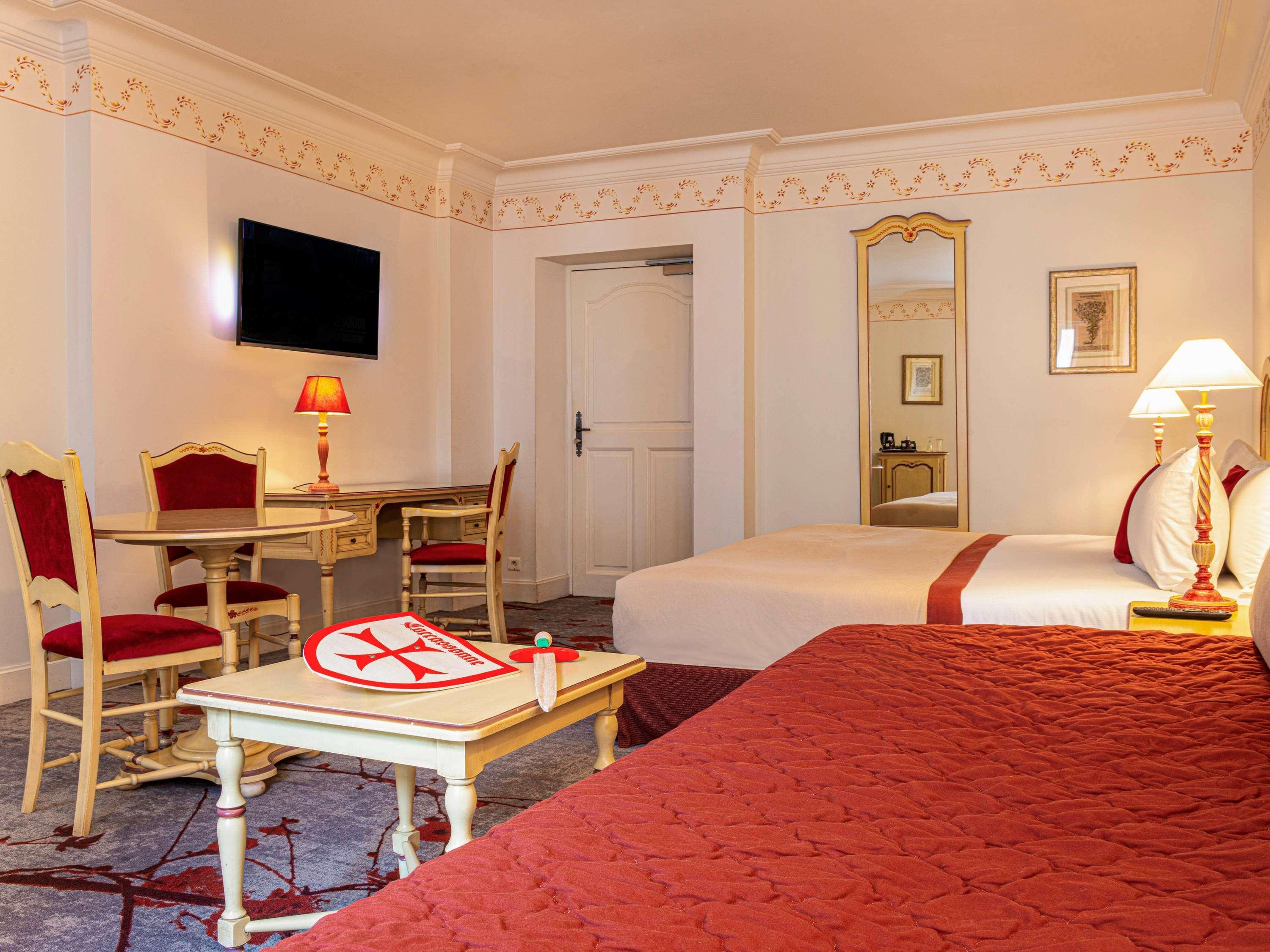 Hotel de la Cité&Spa MGallery Carcassonne Esterno foto A typical room at the hotel