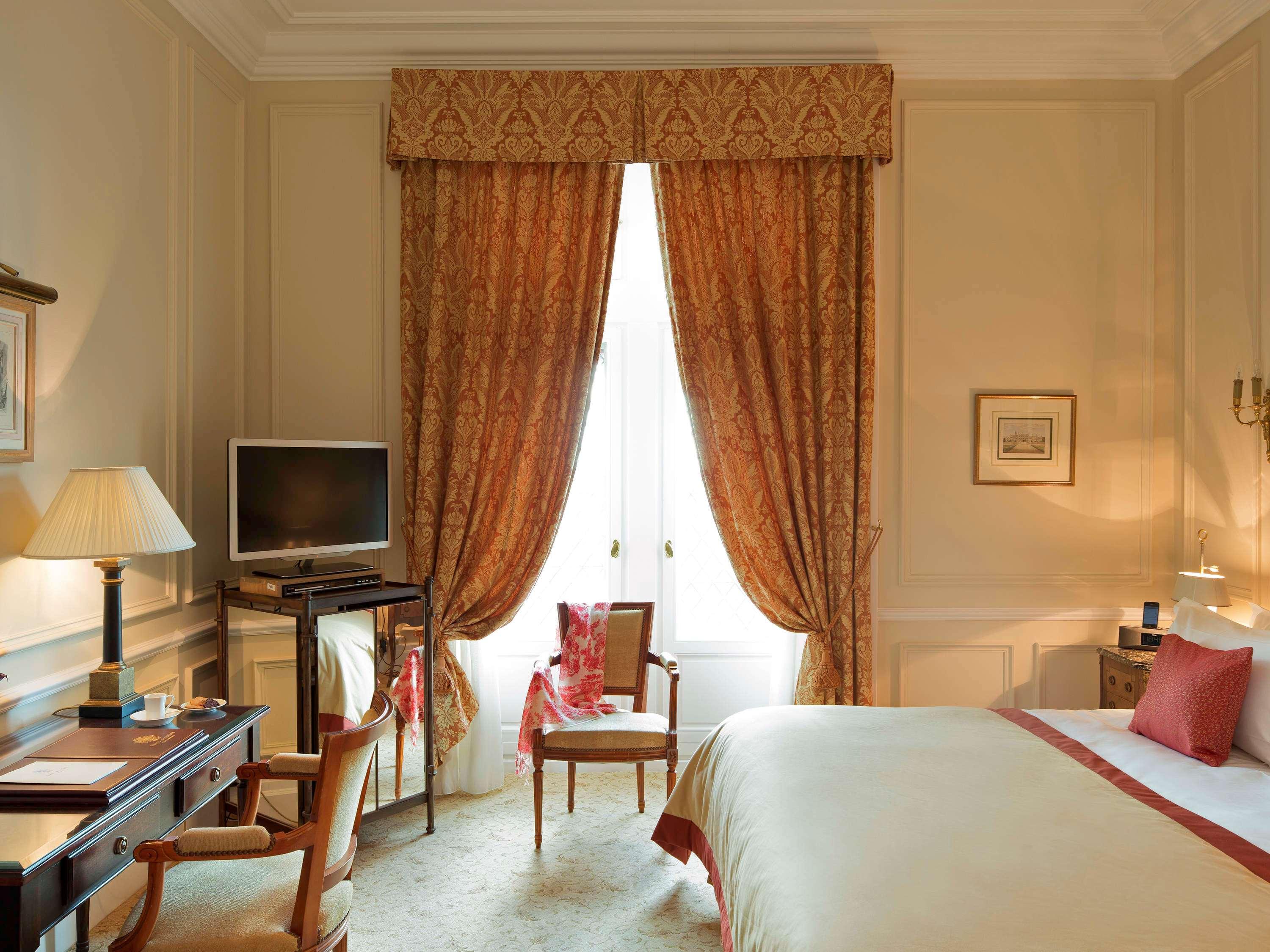 Hotel de la Cité&Spa MGallery Carcassonne Esterno foto A room at the hotel