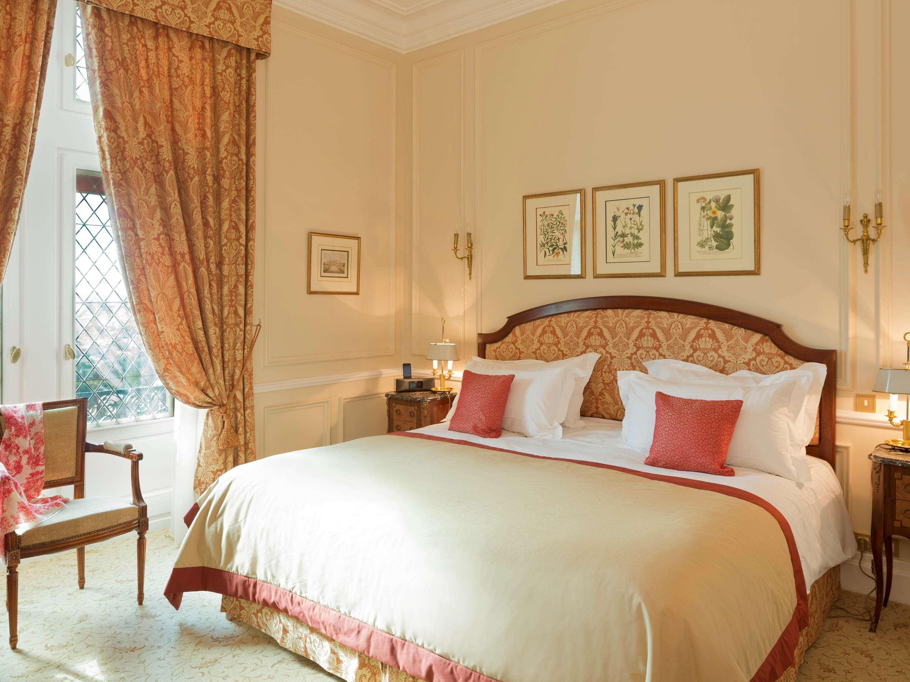 Hotel de la Cité&Spa MGallery Carcassonne Esterno foto A bedroom at the hotel