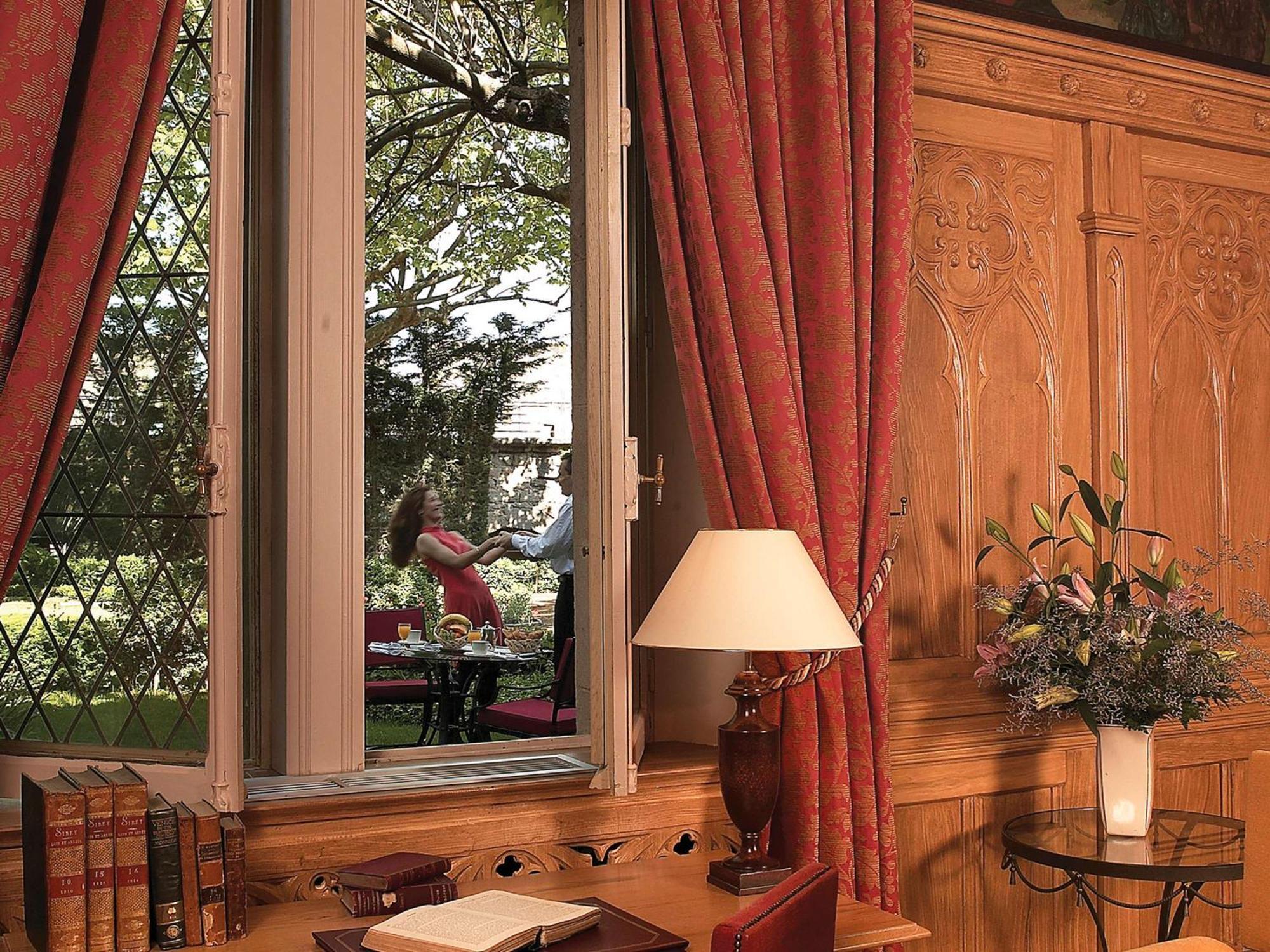 Hotel de la Cité&Spa MGallery Carcassonne Esterno foto A room at the hotel